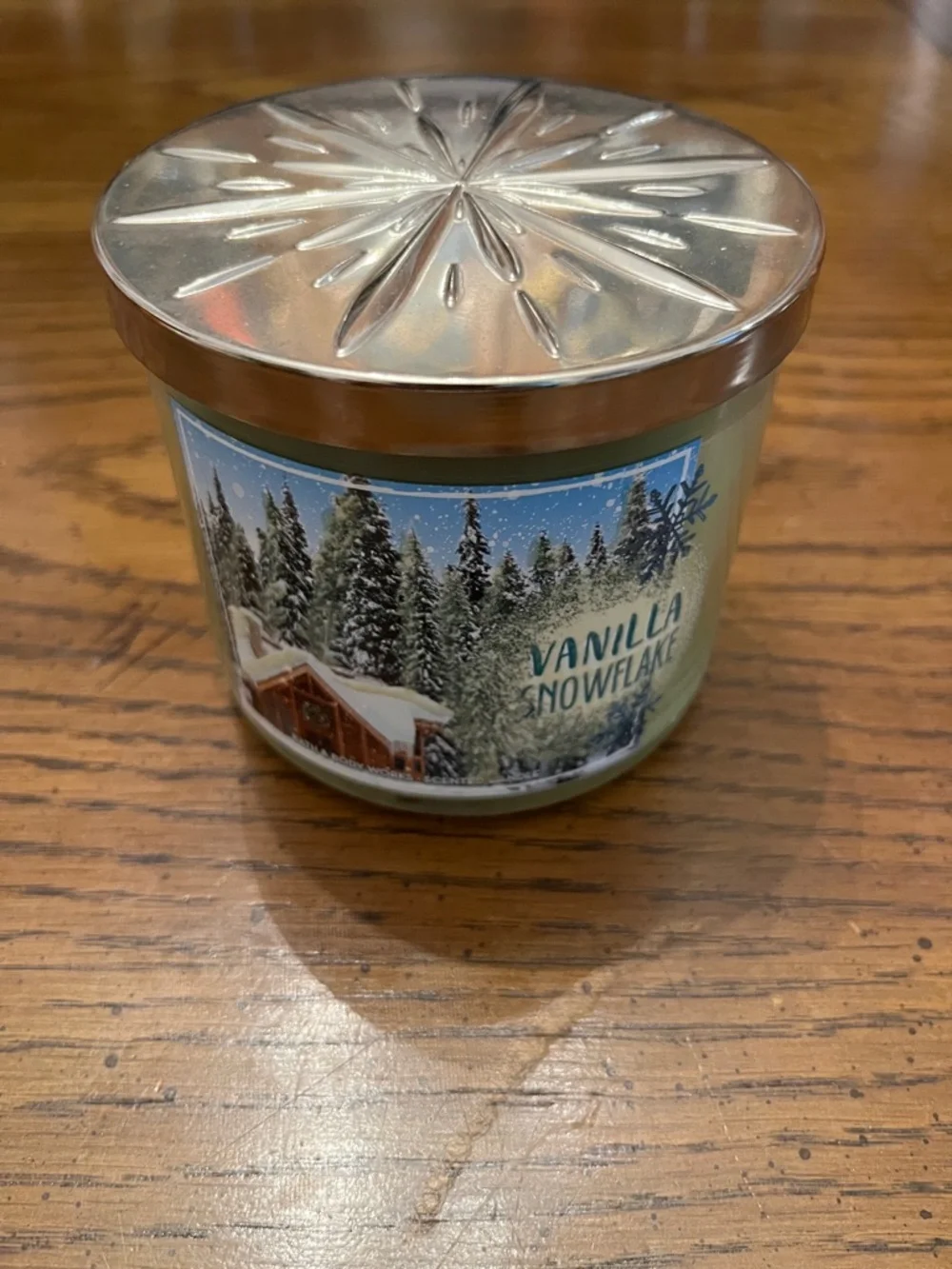 Bath & Body Works Vanilla Snowflake Three Wick Candle, NWT
